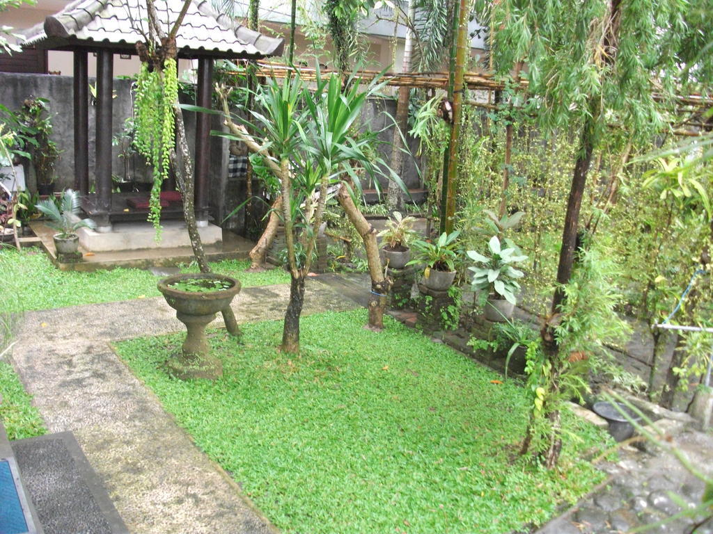Gerhana Sari 2 Bungalows Ubud  Exterior photo